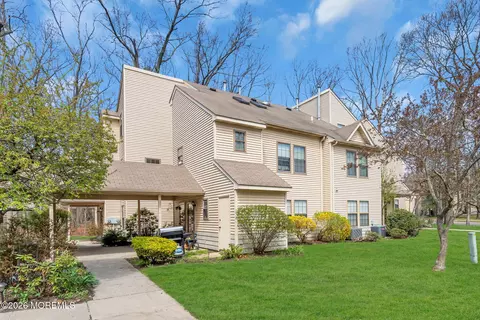 809 Daffodil Dr, Jackson, NJ 08527