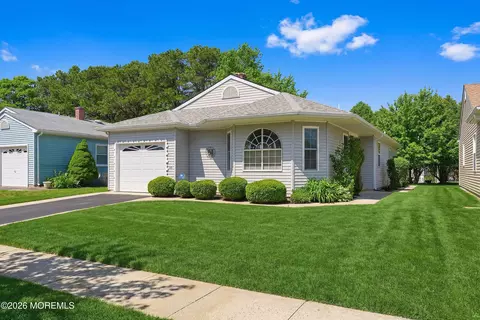 35 Noranda St, Toms River, NJ 08757