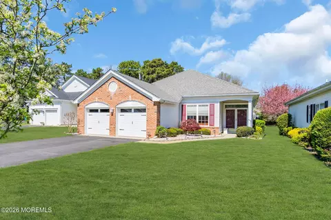 35 Quicksilver Ct, Lakewood, NJ 08701