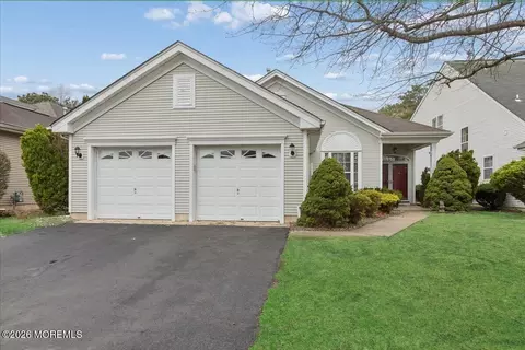 54 Silverside Rd, Lakewood, NJ 08701