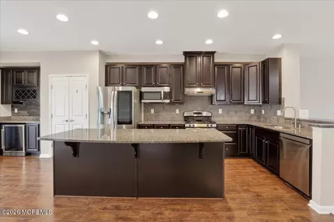 4 Jake Dr, Tinton Falls, NJ 07712
