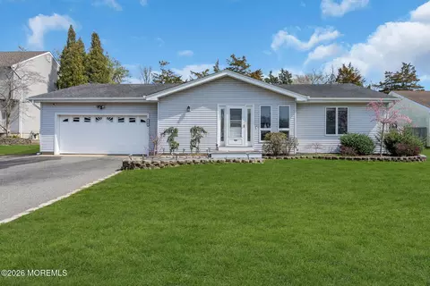 118 Joanna Dr, Toms River, NJ 08753