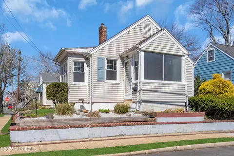 137 Inskip Ave, Ocean Grove, NJ 07756