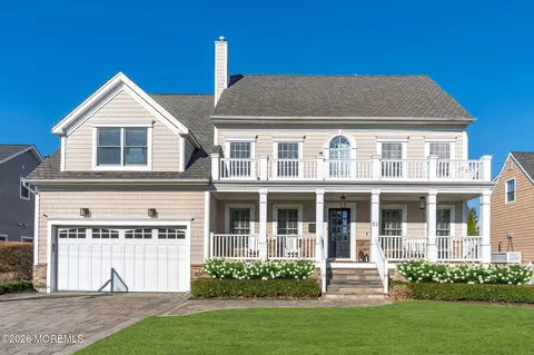 52 Navesink Dr, Monmouth Beach, NJ 07750