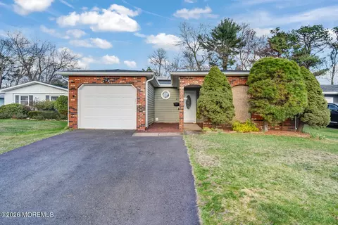 4 Campion Ct, Brick, NJ 08724