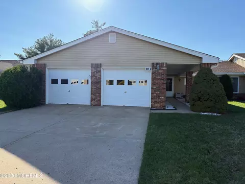 531 Ardmore Rd # A, Monroe, NJ 08831