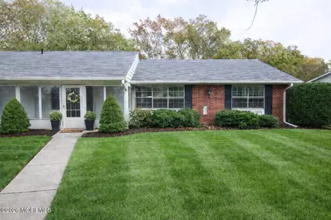 463 Portsmouth Dr # D, Lakewood, NJ 08701