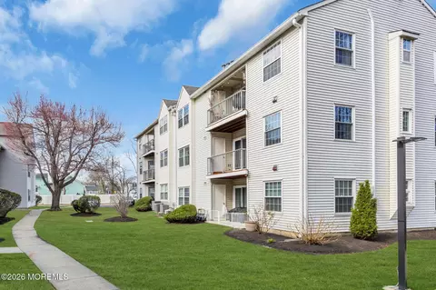 231 Atlantic St #55, Keyport, NJ 07735