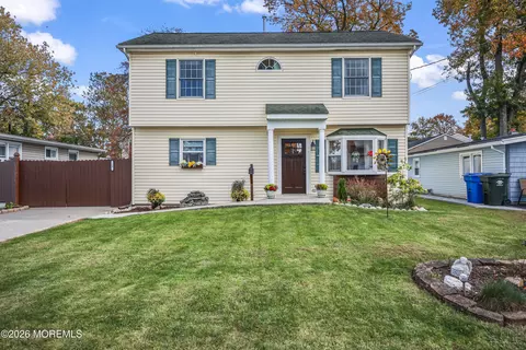 38 Ocean Blvd, Keyport, NJ 07735