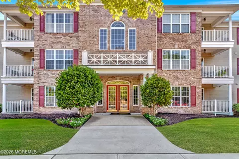 232 Sophee Ln, Lakewood, NJ 08701