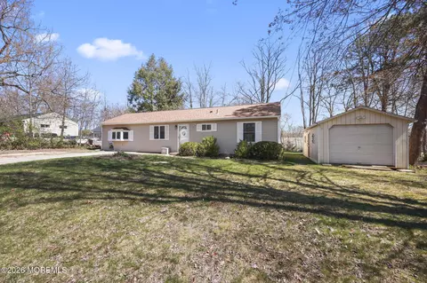 4 Spruce Rd, Howell, NJ 07731