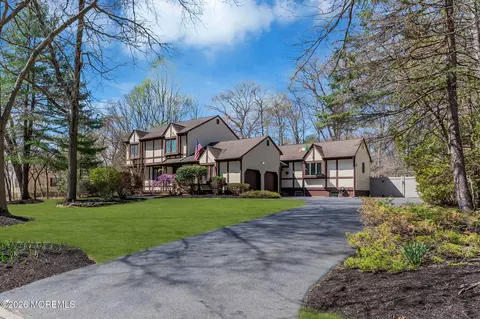 211 Yale Dr, Lincroft, NJ 07738