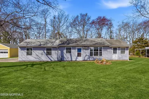 723 E Long Branch Ave, Bayville, NJ 08721
