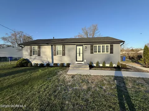 331 Stearman Rd, Brick, NJ 08723