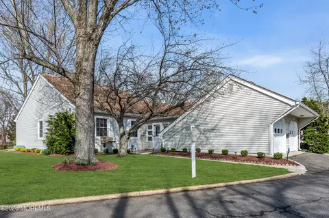 24 Calle De Elvira #F, Freehold, NJ 07728