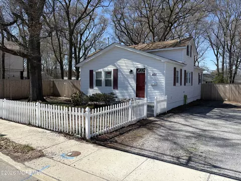 431 S Laurel Ave, Keansburg, NJ 07734