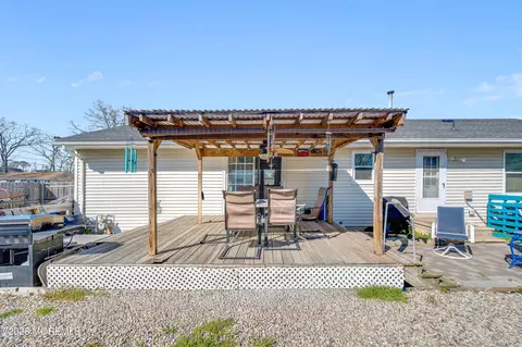 Exterior - 31 Titanic Rd, Forked River, NJ 08731 photo 2 of 7
