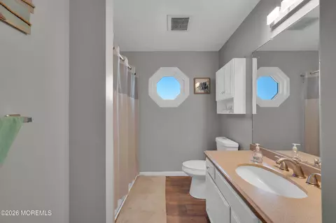 Bath - 31 Titanic Rd, Forked River, NJ 08731 photo 1 of 1