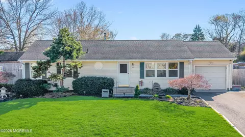 31 Titanic Rd, Forked River, NJ 08731