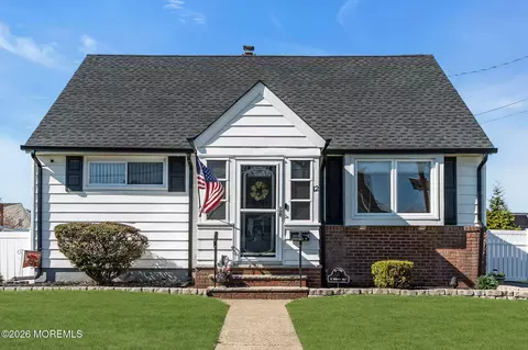12 Overhill Rd, Belleville, NJ 07109