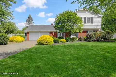 21 Applegate Rd, Freehold, NJ 07728