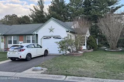 35 Birchwood Dr # B, Whiting, NJ 08759
