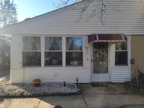 62 C Kennedy Dr, Whiting, NJ 08759