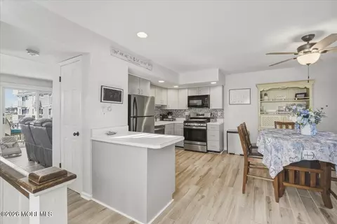 Kitchen - 351 Harbor Vw #51, Forked River, NJ 08731 photo 1 of 5