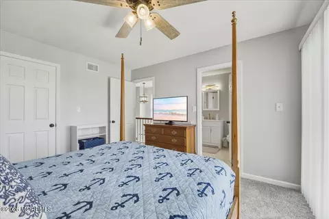 Bedroom - 351 Harbor Vw #51, Forked River, NJ 08731 photo 4 of 7