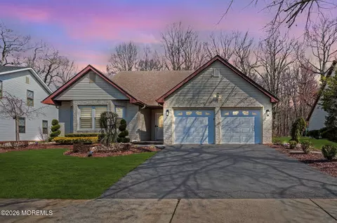 108 Murray Hill Ter, Marlboro, NJ 07746