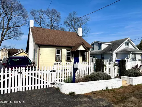 59 Pinehurst Rd, Brick, NJ 08723