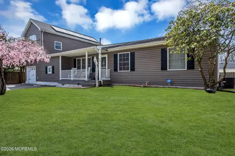 363 Constitution Dr, Forked River, NJ 08731