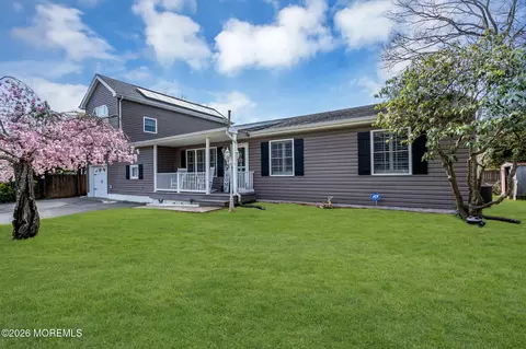 363 Constitution Dr, Forked River, NJ 08731