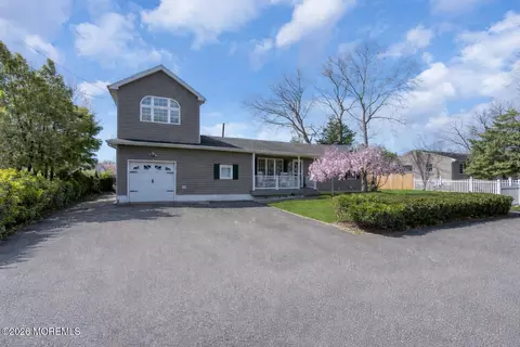 363 Constitution Dr, Forked River, NJ 08731