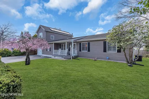 363 Constitution Dr, Forked River, NJ 08731