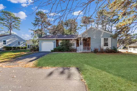 19 Dartmouth St, Whiting, NJ 08759