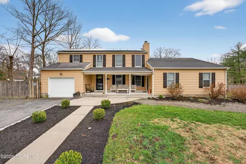 1 Persimmon Dr, Jackson, NJ 08527