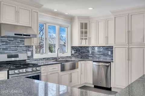 Kitchen - 601 Midstreams Rd, Brick, NJ 08724 photo 2 of 8