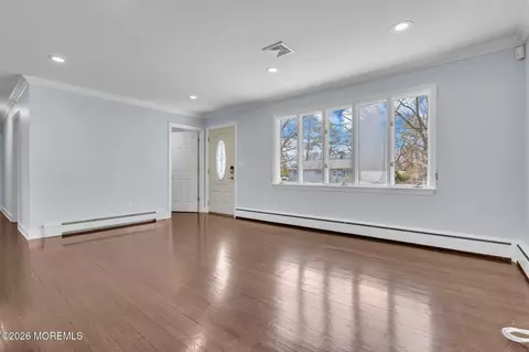 Living - 601 Midstreams Rd, Brick, NJ 08724 photo 2 of 3