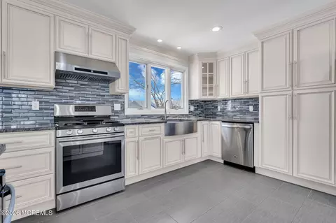 Kitchen - 601 Midstreams Rd, Brick, NJ 08724 photo 8 of 8