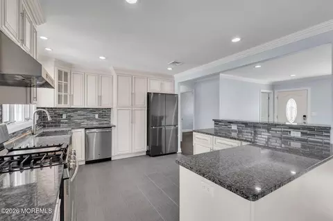 Kitchen - 601 Midstreams Rd, Brick, NJ 08724 photo 7 of 8