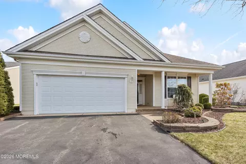 101 Huntington Dr, Jackson, NJ 08527