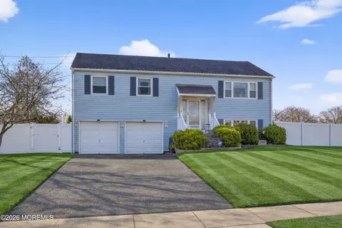 1029 Lucy Ln, Toms River, NJ 08753