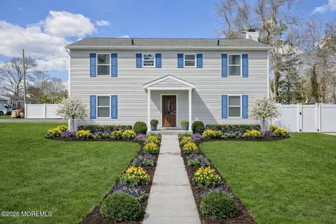 380 Trenton Ave N, Bayville, NJ 08721