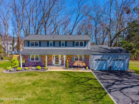 13 Bosko Dr, East Brunswick, NJ 08816