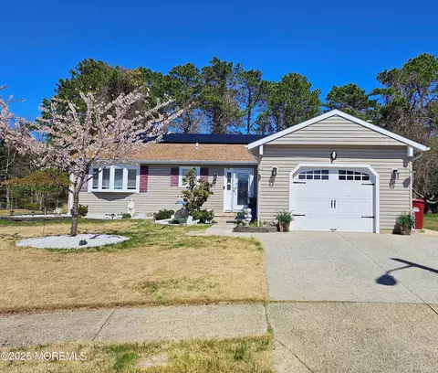 9 Flamingo Way, Toms River, NJ 08757