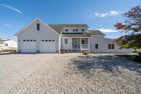 1211 Gemini Ct, Forked River, NJ 08731