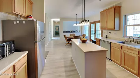 Kitchen - 33 Mill Pond Rd, Jackson, NJ 08527 photo 2 of 2