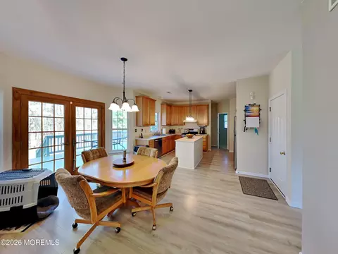 Dining - 33 Mill Pond Rd, Jackson, NJ 08527 photo 4 of 7