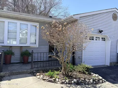 11 Emerald Dr #A, Barnegat, NJ 08005